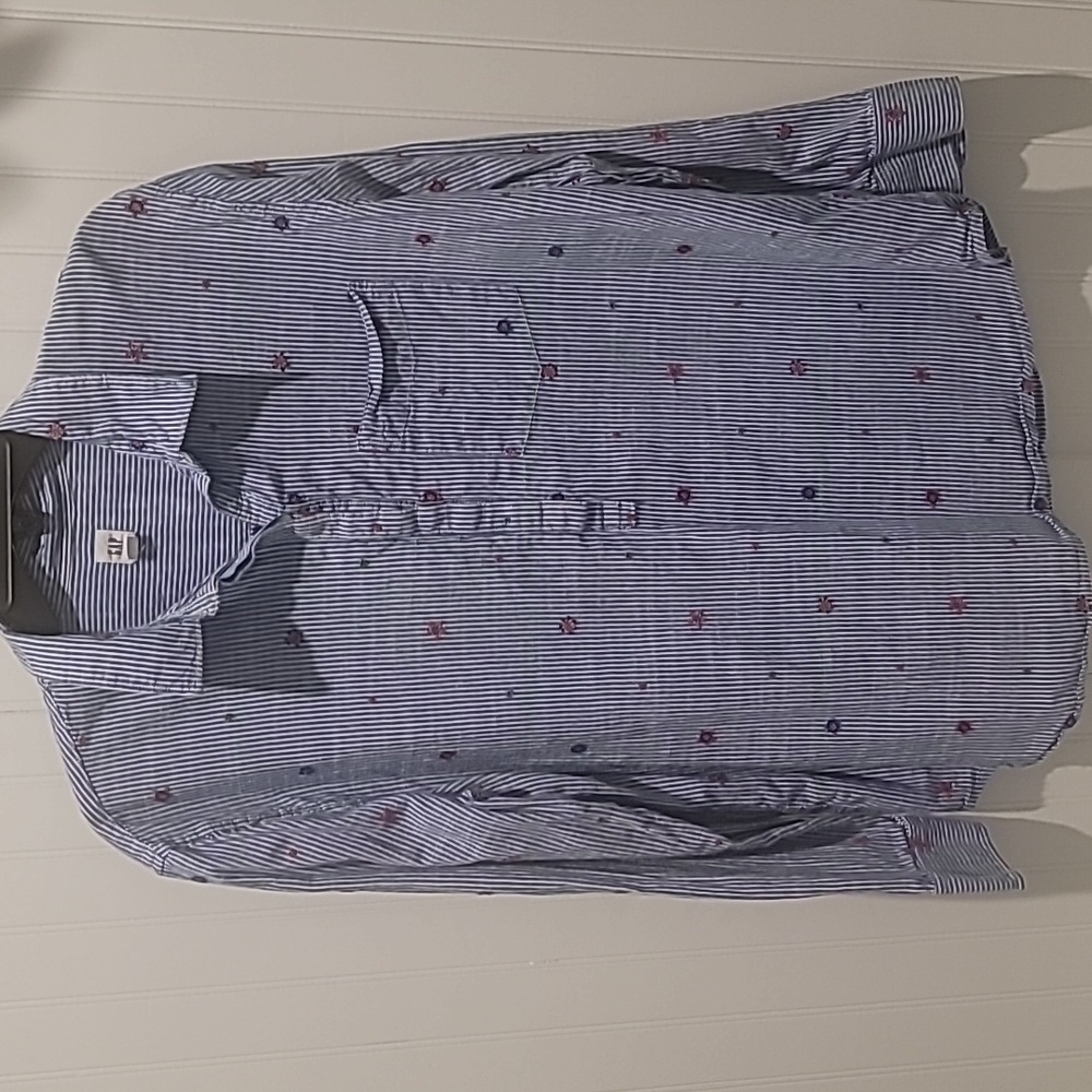 Charming Pre-Owned Gap Ladies Shirt - Timeless and Versatile- XL